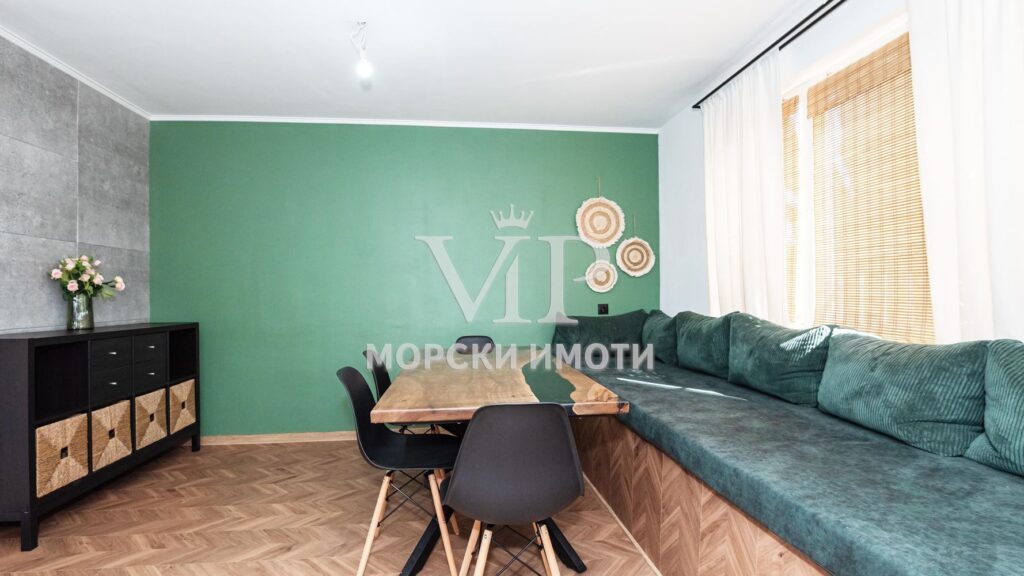 Продава се напълно обзаведен 3-стаен апартамент на минути пеше от центъра на Бургас ! - 5 - Ricom Bulgaria