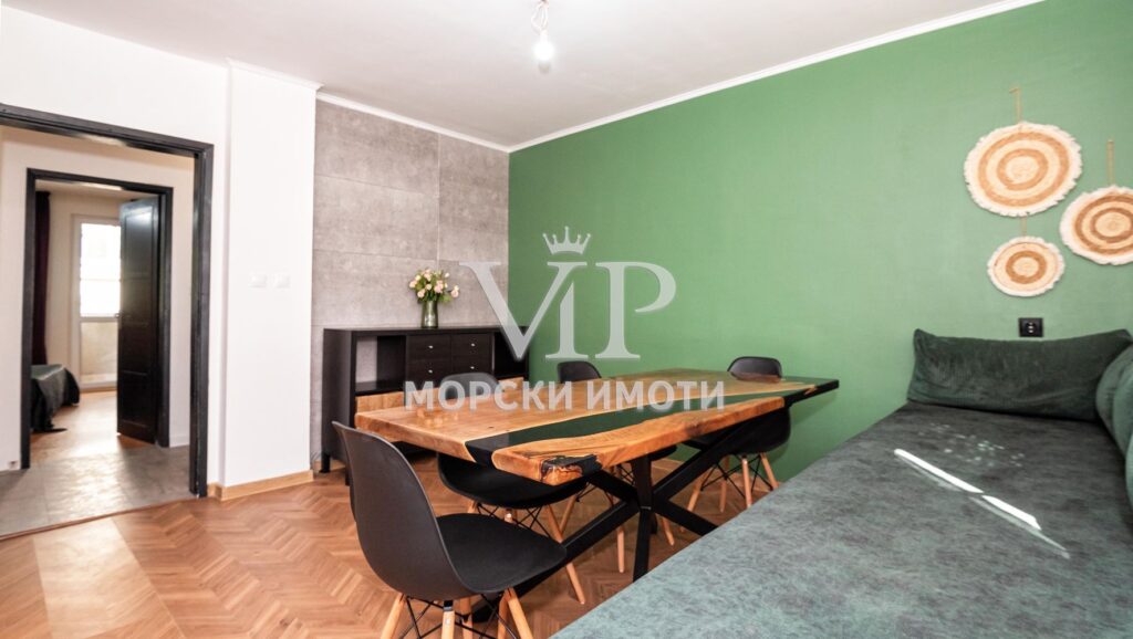 Продава се напълно обзаведен 3-стаен апартамент на минути пеше от центъра на Бургас ! - 6 - Ricom Bulgaria