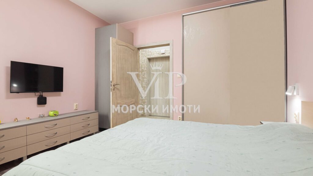 След ТОТАЛЕН ремонт. 80 кв.м. използваема площ. Три отделни помещения. - 17 - Ricom Bulgaria