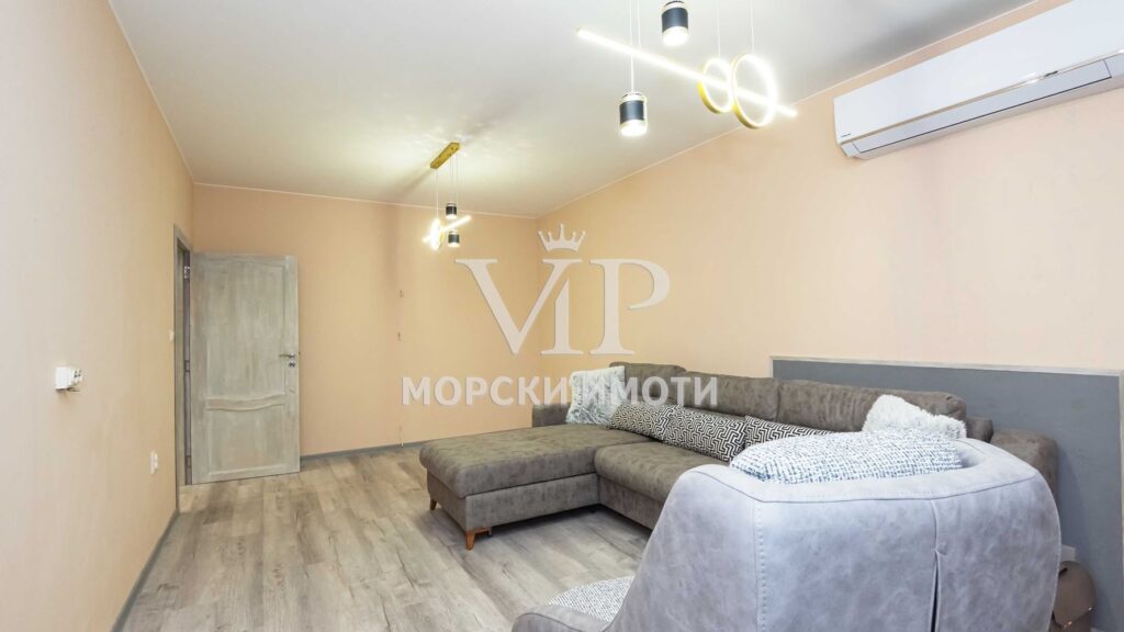 След ТОТАЛЕН ремонт. 80 кв.м. използваема площ. Три отделни помещения. - 20 - Ricom Bulgaria