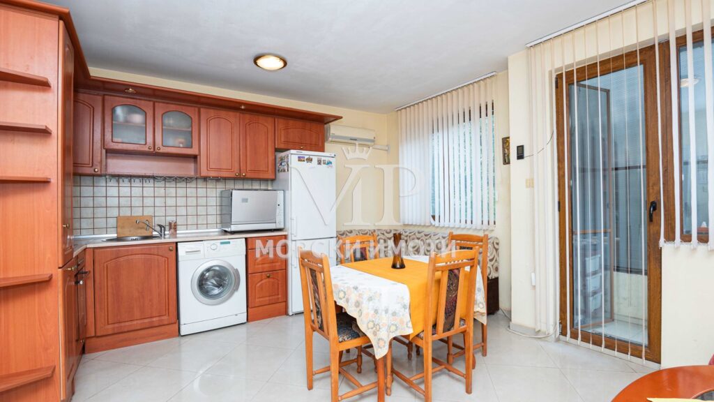 До парк Велека. Светъл, топъл и просторен. - 1 - Ricom Bulgaria