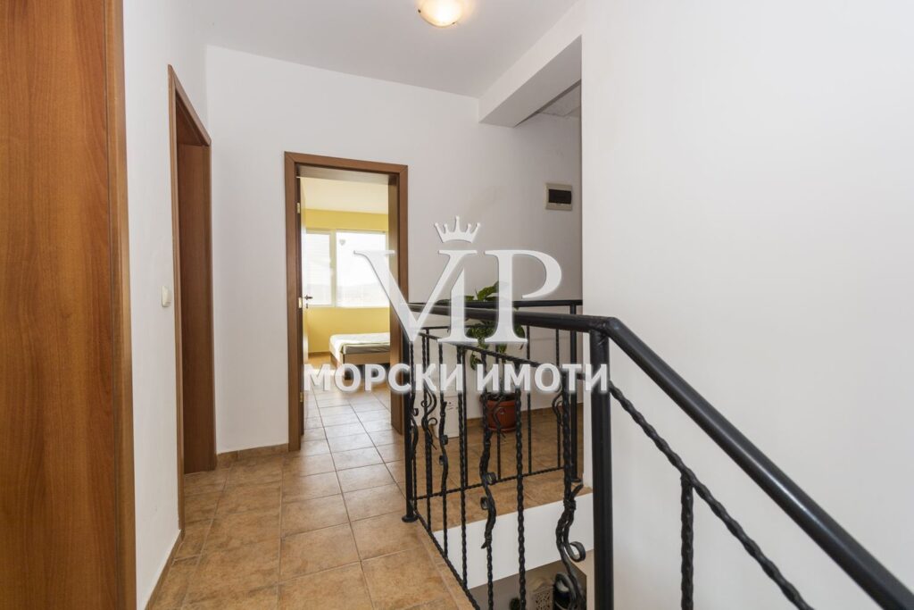 πΏ ΠΠΎΠΌ Π½Π° ΡΠΏΠΎΠΊΠΎΠΉΡΡΠ²ΠΈΠ΅ΡΠΎ β ΠΊΡΡΠ° Ρ 5 ΡΠΏΠ°Π»Π½ΠΈ, ΠΊΠ°Π±ΠΈΠ½Π΅Ρ ΠΈ Π±Π°ΡΠ΅ΠΉΠ½ ΠΊΡΠ°ΠΉ ΠΡΡΠ³Π°Ρ ! Π‘Π°ΠΌΠΎΡΡΠΎΡΡΠ΅Π»Π΅Π½ Π΄Π²ΠΎΡ ! - 20 - Ricom Bulgaria