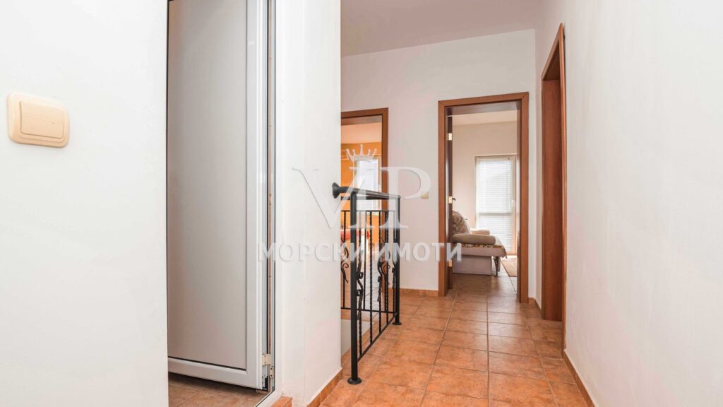 πΏ ΠΠΎΠΌ Π½Π° ΡΠΏΠΎΠΊΠΎΠΉΡΡΠ²ΠΈΠ΅ΡΠΎ β ΠΊΡΡΠ° Ρ 5 ΡΠΏΠ°Π»Π½ΠΈ, ΠΊΠ°Π±ΠΈΠ½Π΅Ρ ΠΈ Π±Π°ΡΠ΅ΠΉΠ½ ΠΊΡΠ°ΠΉ ΠΡΡΠ³Π°Ρ ! Π‘Π°ΠΌΠΎΡΡΠΎΡΡΠ΅Π»Π΅Π½ Π΄Π²ΠΎΡ ! - 21 - Ricom Bulgaria