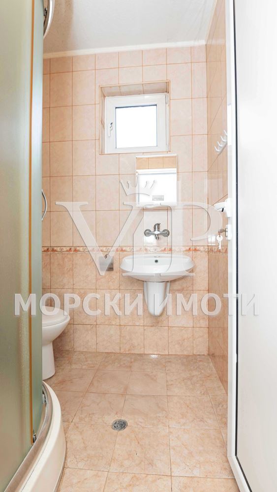 πΏ ΠΠΎΠΌ Π½Π° ΡΠΏΠΎΠΊΠΎΠΉΡΡΠ²ΠΈΠ΅ΡΠΎ β ΠΊΡΡΠ° Ρ 5 ΡΠΏΠ°Π»Π½ΠΈ, ΠΊΠ°Π±ΠΈΠ½Π΅Ρ ΠΈ Π±Π°ΡΠ΅ΠΉΠ½ ΠΊΡΠ°ΠΉ ΠΡΡΠ³Π°Ρ ! Π‘Π°ΠΌΠΎΡΡΠΎΡΡΠ΅Π»Π΅Π½ Π΄Π²ΠΎΡ ! - 26 - Ricom Bulgaria