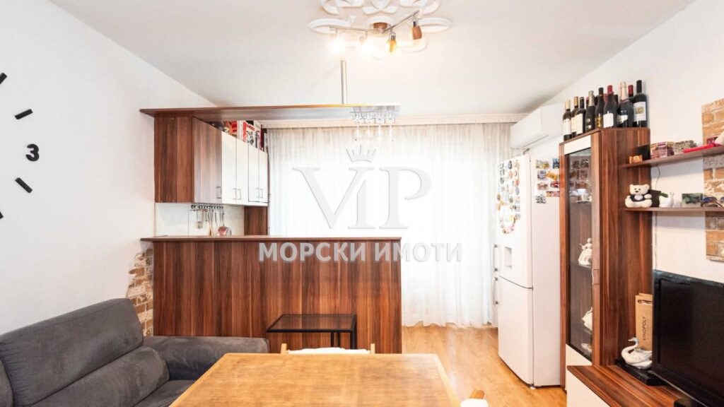 ЕКСКЛУЗИВНО! Практичен двустаен апартамент. Саниран блок - ТОП цена - 1 - Ricom Bulgaria